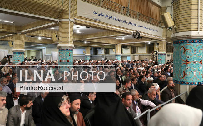 دیدار جمعی از مردم، مسئولان و مهمانان کنفرانس وحدت اسلامی با مقام مع