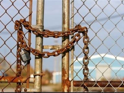 مشکل کمبود نقدینگی در واحدهای واگذار شده به بانک ملی/ بخش خصوصی علاقه‌ای به سرمایه‌گذاری ندارد