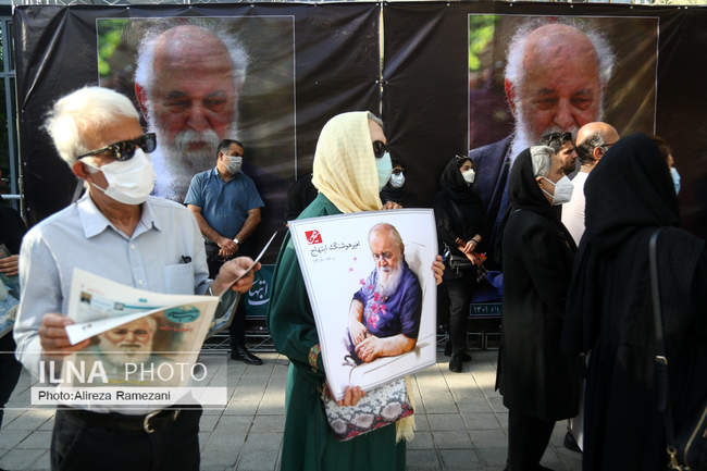 تشییع پیکر هوشنگ ابتهاج در تهران