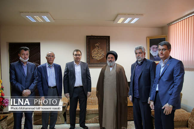 بازدید مدیر عامل لاستیک بارز از کارخانه بارز سنندج به مناسبت هفته کا�