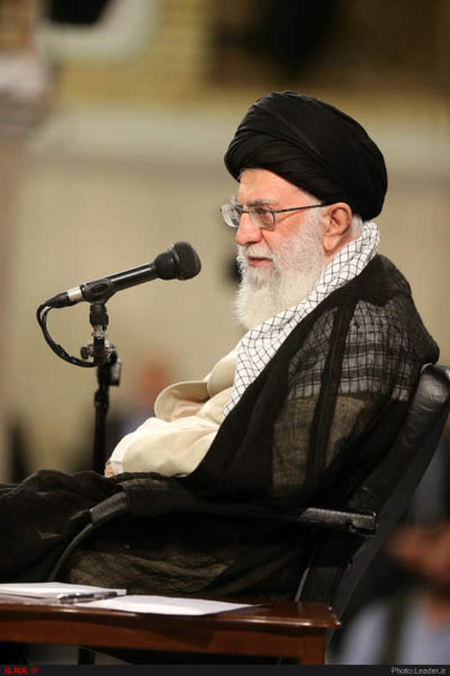 دیدار جمعی از دانشجویان و نمایندگان تشکل‌های دانشجویی با مقام معظم 