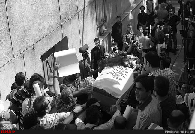مراسم تشییع پیکر عباس کیارستمی