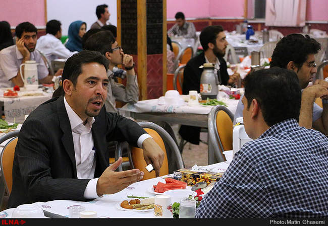 ضیافت افطاری سازمان دانشجویی و جوانان حزب اسلامی کار