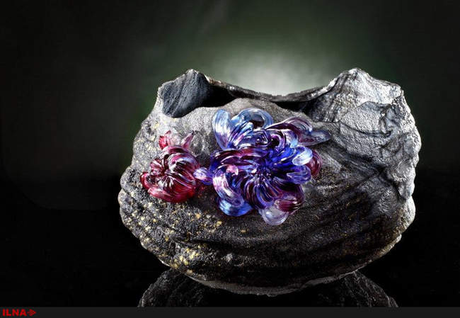 نمایشگاهی ازشکوفه های شیشه ای هنر معاصر چینی در مرکز فرهنگی چین در بر