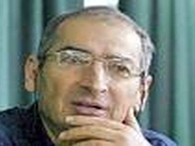 هیچ نهادی حق ندارد خبر و صلاح کسی را مشخص کند
