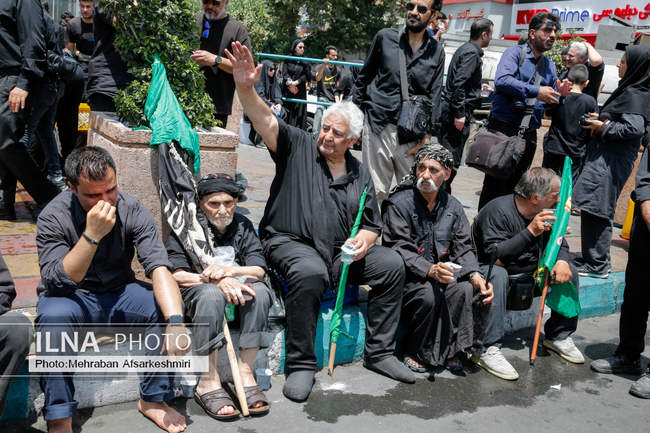 مراسم خیمه‌سوزان ظهر عاشورا در چهارراه گلوبندک تهران /2