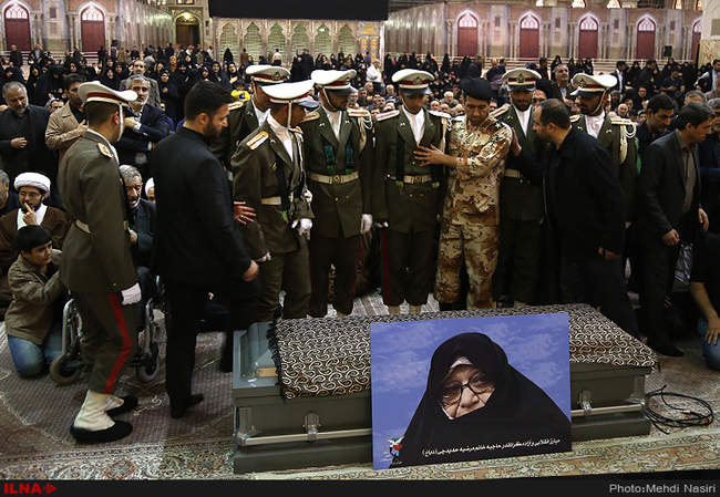 مراسم تشییع پیکر بانو مرضیه حدیدچی دباغ در حرم امام خمینی(ره) 