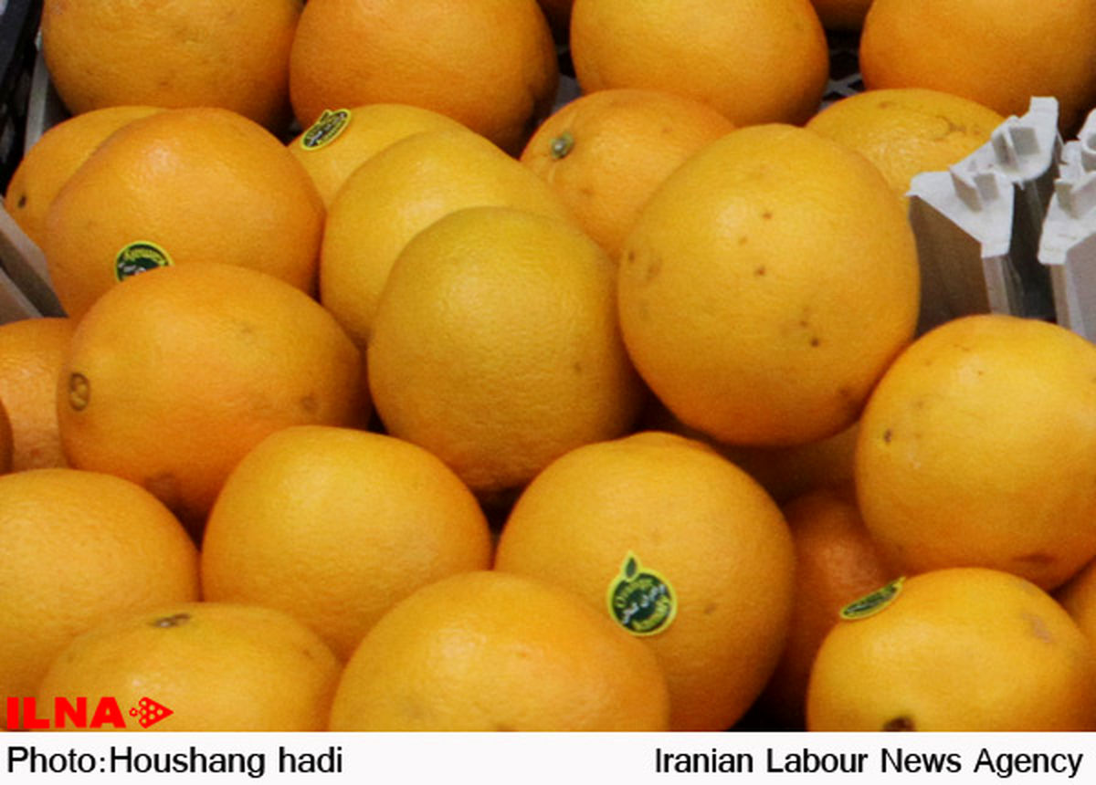 توزیع میوه شب عید در کرمان