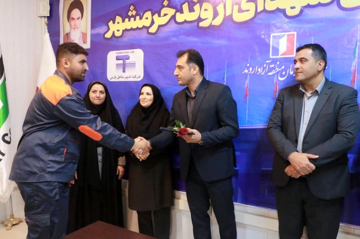 در مراسم گرامیداشت هفته کارگرعنوان شد: اولویت استخدام در پروژه پل شهدای اروند با کارگران بومی بوده است
