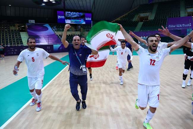 خوشحالی ملی‌پوشان فوتسال ایران پس از قهرمانی در بازی‌های کشورهای ا�