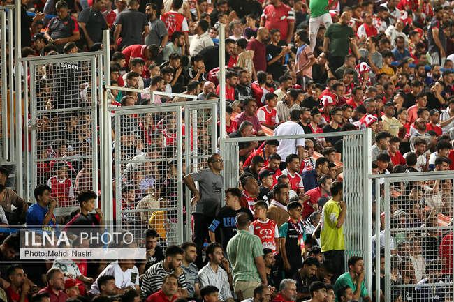 دیدار تیمهای فوتبال پرسپولیس تهران و فولاد خوزستان