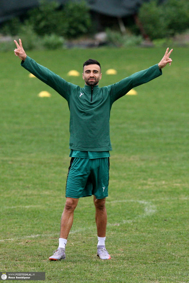 گزارش تصویری تمرین استقلال: جشن تولد گیتارزن آبی‌ها