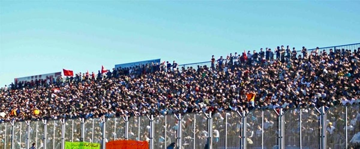 خطر، به هواداران قائمشهری نزدیک نشوید + عکس