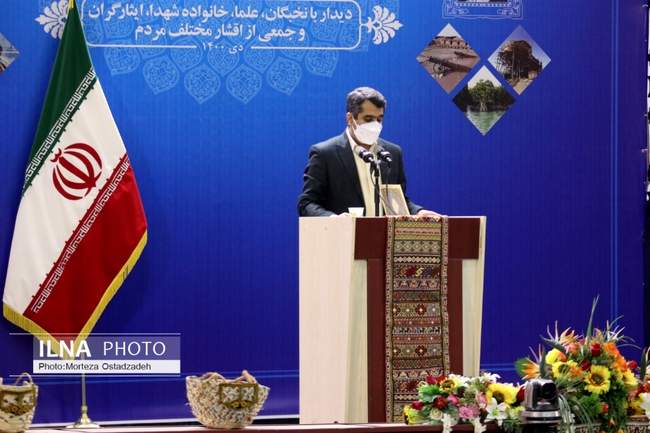 دیدار رئیس‌جمهور با نخبگان، علما، خانواده شهدا و اقشار مختلف استان 
