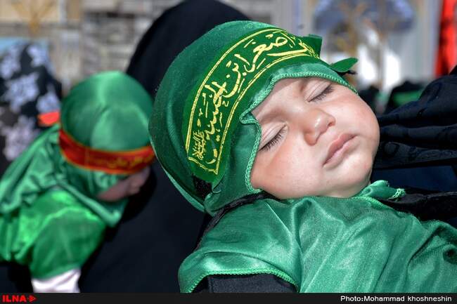 مراسم شیرخوارگان حسینی در حرم مطهر رضوی