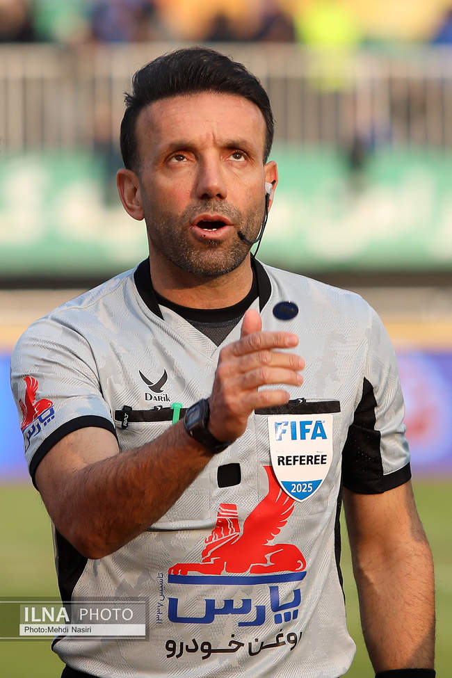 دیدار تیمهای استقلال تهران و پرسپولیس تهران