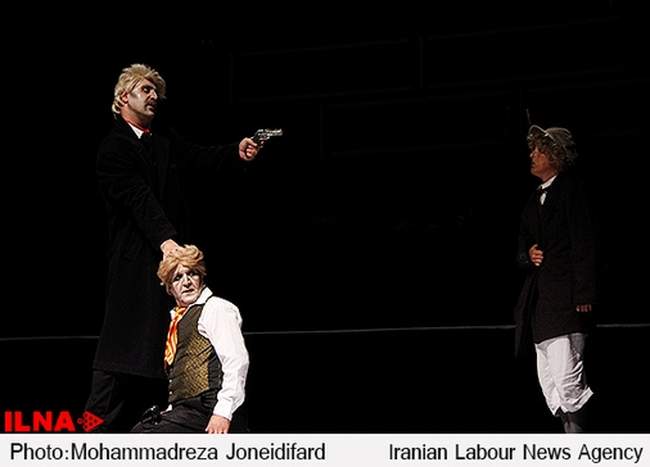 نمایش الیور تویست