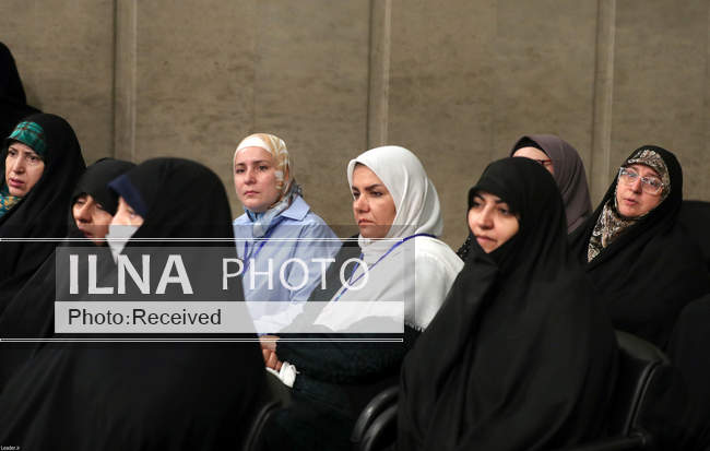 دیدار جمعی از مردم، مسئولان و مهمانان کنفرانس وحدت اسلامی با مقام مع