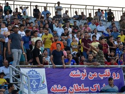 ویدیو: بدرقه پرشور هواداران از کاروان آلومینیوم اراک