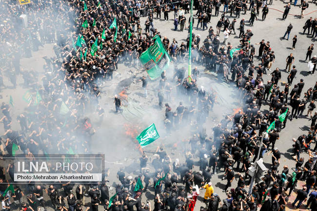 خیمه سوزان ظهر عاشورا در چهارراه گلوبندک تهران