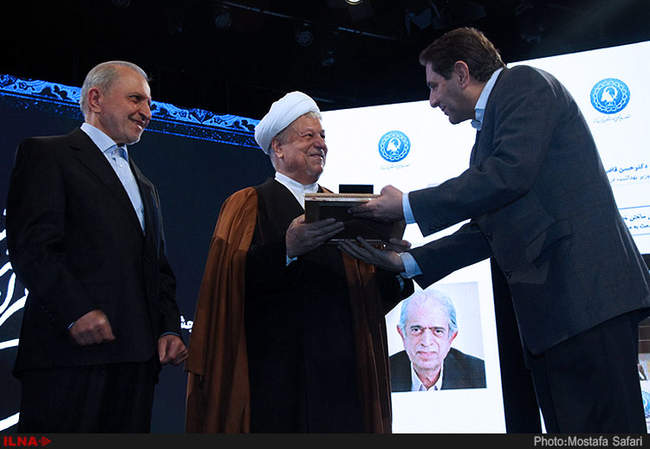 حضور آیت الله هاشمی رفسنجانی در ششمین جشنواره ملی تجلیل از تلاشگران �