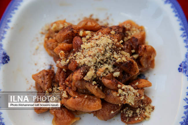 اولین جشنواره غذاهای محلی سنندج به مناسبت دهه کرامت در عمارت خسرو آب�