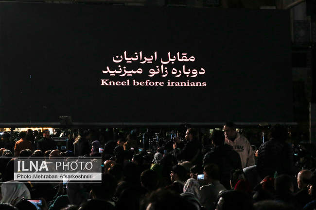 رونمایی از مجسمه «زانو زنندگان برابر ایران»