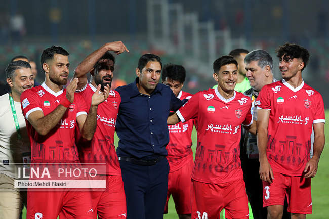 گزارش تصویری تیمهای پرسپولیس و ذوب آهن اصفهان