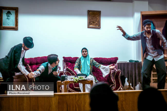 نمایش «جعفرخان از فرنگ برگشته» در دانشگاه زابل