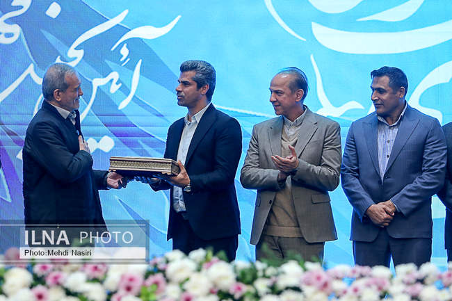 مراسم تجلیل از مدالآوران المپیک و پارالمپیک پاریس با حضور رییس جمه