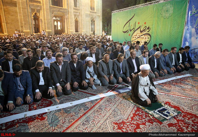 مراسم افطاری دوازدهمین روز ماه مبارک رمضان با حضور آیت الله هاشمی رف
