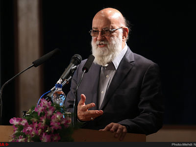 دکل‌های برق تهران زیرِ زمین برده شود