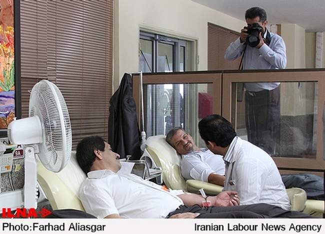 اهدای خون اعضای شورای هماهنگی جبهه اصلاحات