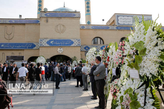 مراسم ختم مادر رئیس جمعیت هلال احمر 