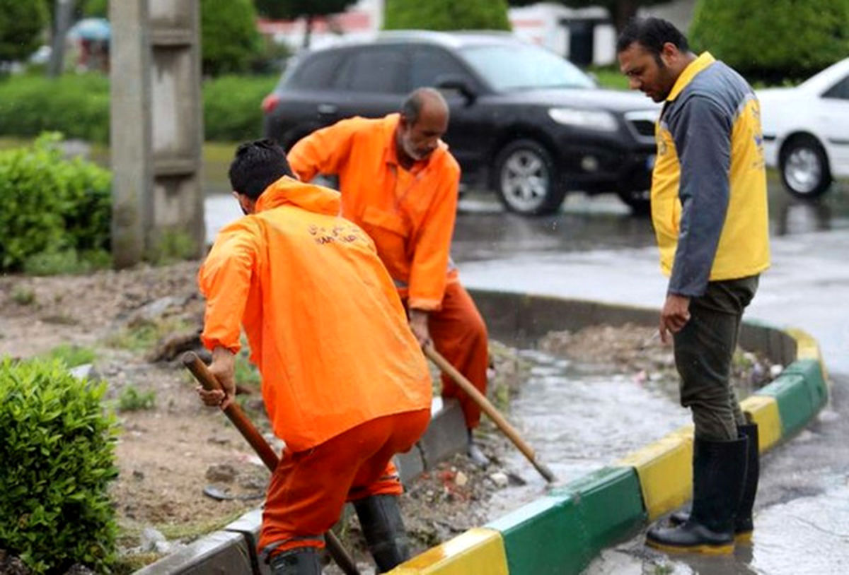 کارگران فضای سبز شهرداری «بندر عباس» معوقات مزدی طلبکارند 