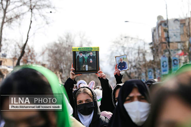 حضور حماسی مردم سنندج در راهپیمایی ۲۲بهمن 