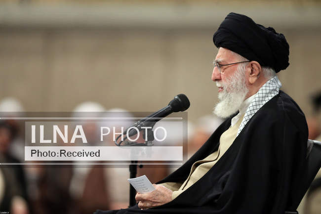 دیدار جمعی از مردم، مسئولان و مهمانان کنفرانس وحدت اسلامی با مقام مع