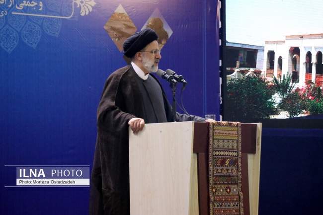 دیدار رئیس‌جمهور با نخبگان، علما، خانواده شهدا و اقشار مختلف استان 