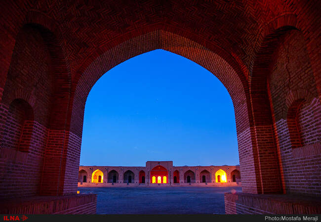 نماهای شبانه کاروانسرای ساسانی دیرگچین