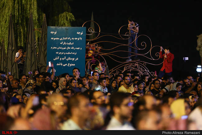 اولین کنسرت خیابانی رایگان با اجرای محمد معتمدی