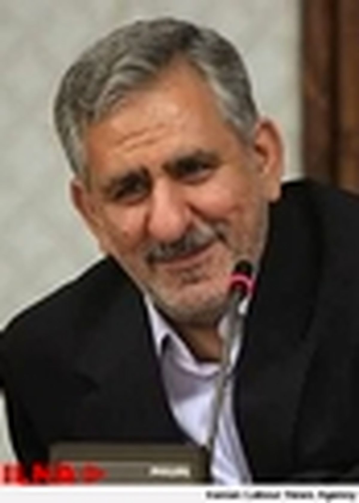 مهمترین اولویت دولت در سال ۹۳، خروج از رکود اقتصادی است