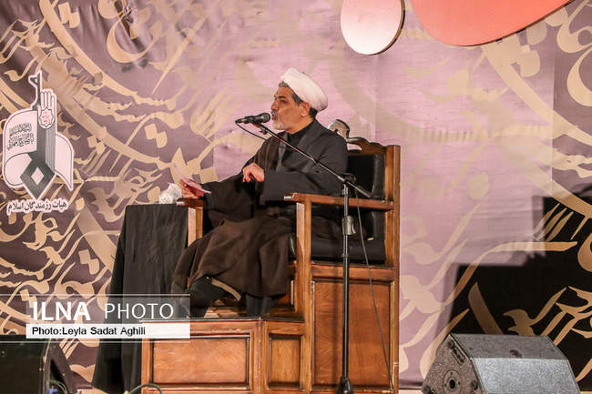 عزاداری پنجمین شب محرم در میدان امام حسین(ع)