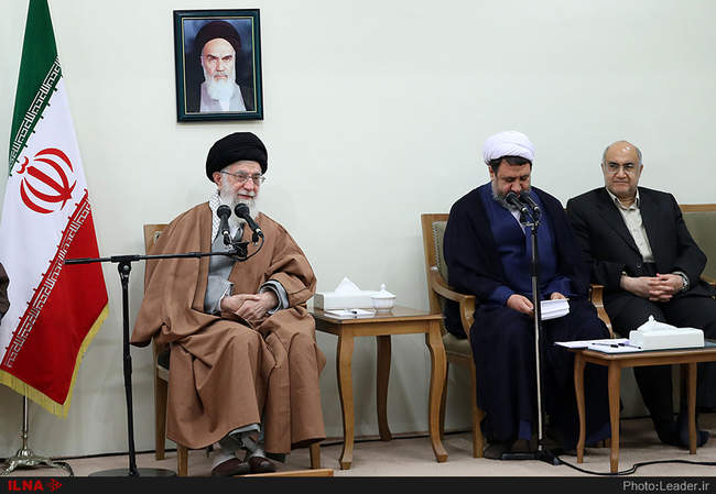 دیدار دست‌اندرکاران کنگره بزرگداشت ۶۵۰۰ شهید استان کرمان با مقام مع