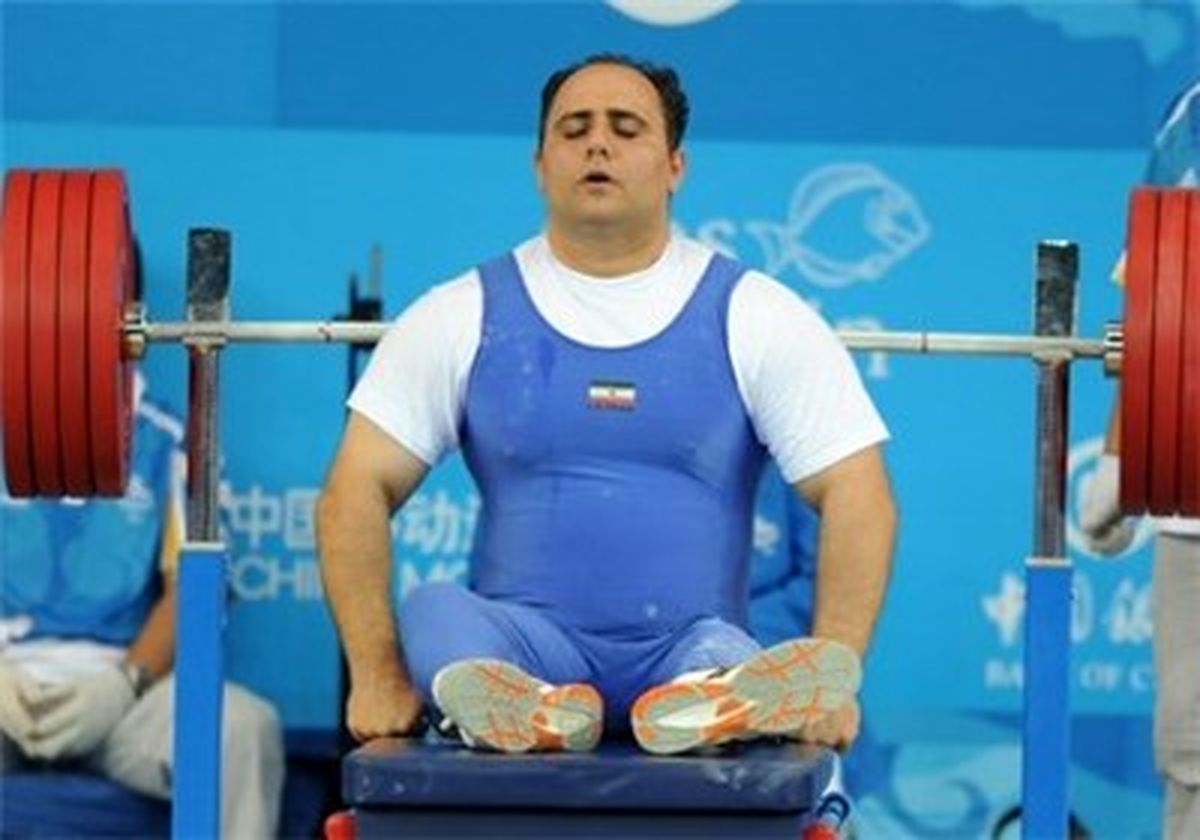 قهرمان وزنه‌بردای در انتخابات شرکت کرد (تصاویر)
