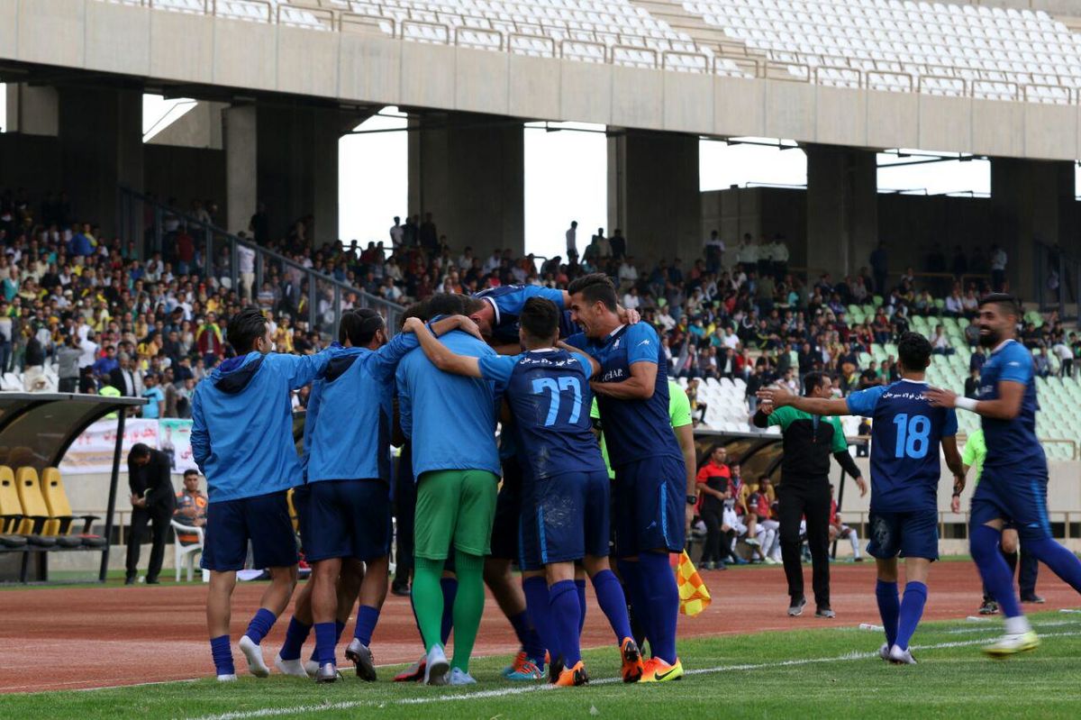گل گهر 3-0 اروند؛ باختی قابل انتظار برای میثاقیان/ وینگو به صدر چسبید