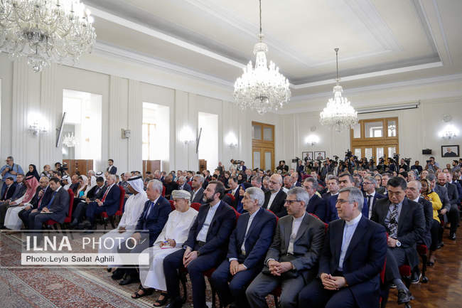 نشست وزیر امور خارجه با سفرا و نمایندگان خارجی مقیم تهران