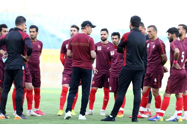 گزارش تصویری نیمه اول دیدار پرسپولیس و گل گهر سیرجان