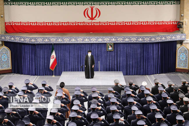 دیدار جمعی از فرماندهان نیروی هوایی و پدافند هوایی ارتش با رهبر انقل�