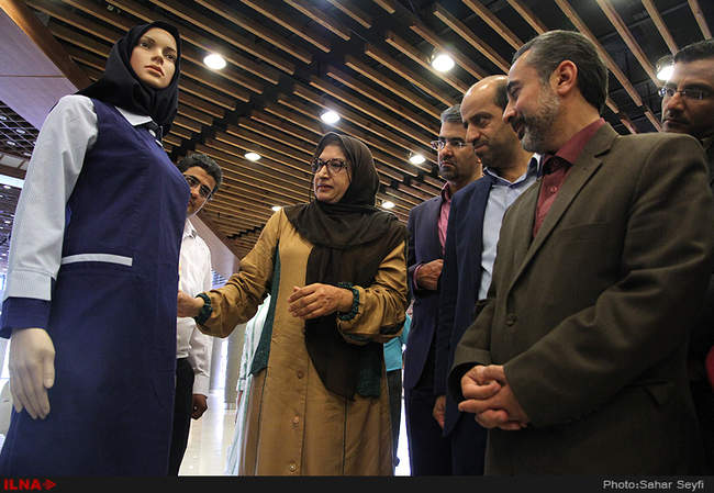 افتتاح نخستین نمایشگاه پوشاک مدارس