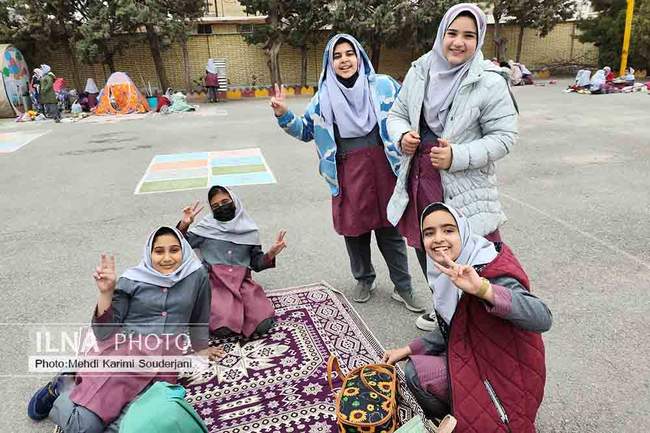 جشن میلاد امام زمان (عج) در مدرسه شهدای شرودان اصفهان